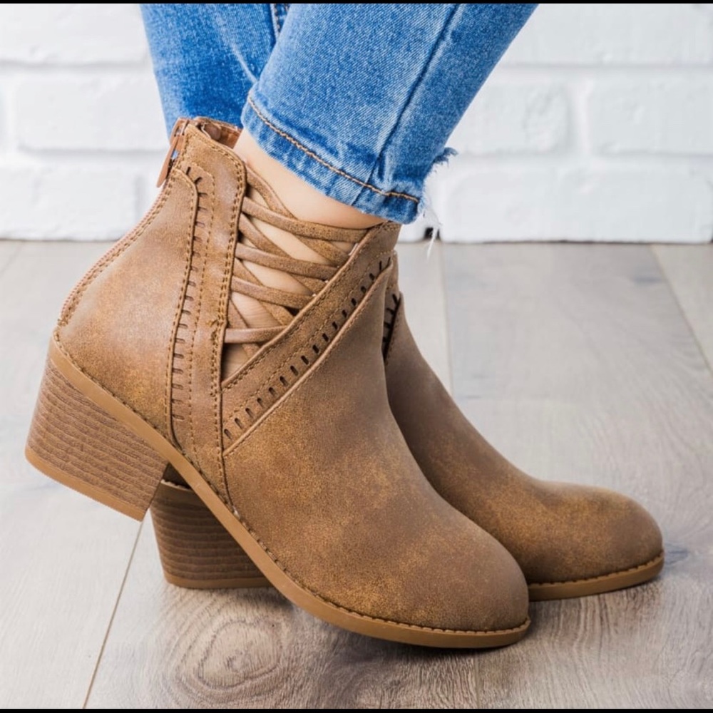 Brown Cross Cross Chic bootie - Picture 4 of 5